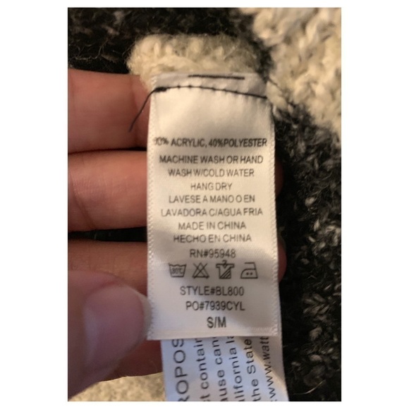 Charcoal Knit Color Block Sweater - Picture 5 of 5